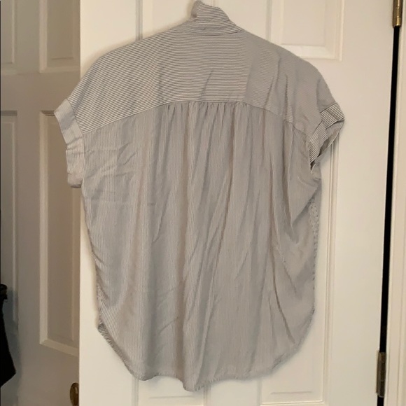 Madewell short sleeved button down - Picture 3 of 3
